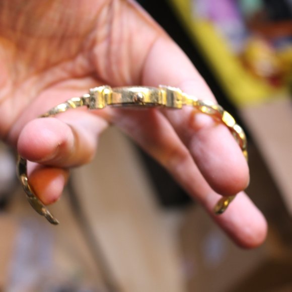 Woman caseback wirstwatch stainless steel golden tone - Picture 10 of 10